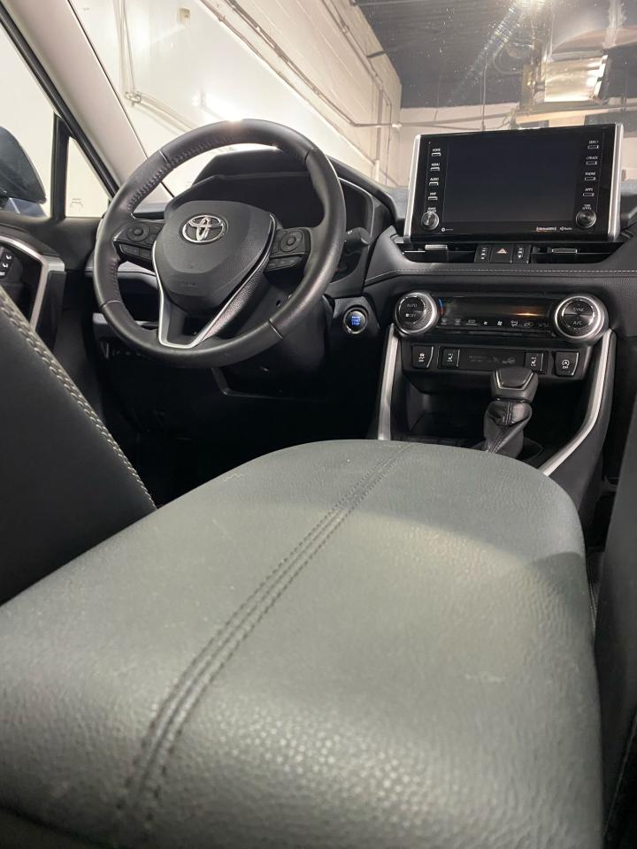 2021 Toyota RAV4 XLE Photo