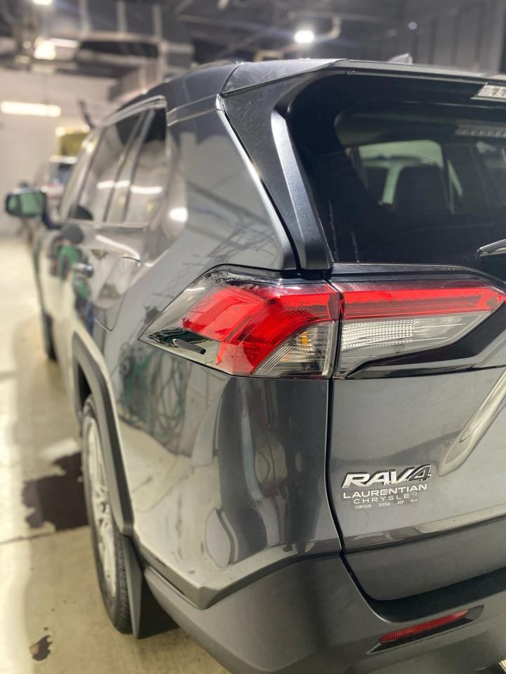 2021 Toyota RAV4 XLE Photo