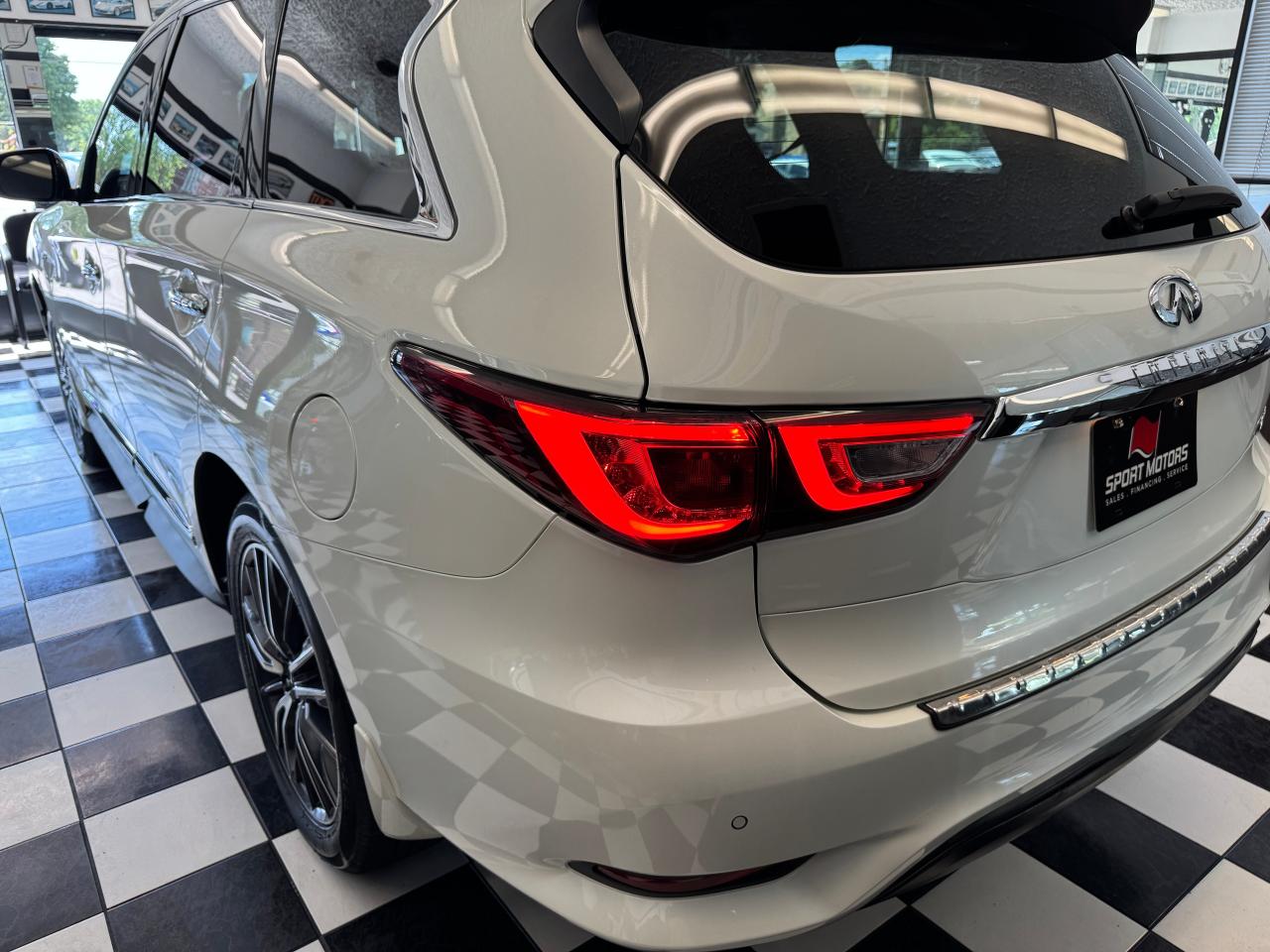 2017 Infiniti QX60 AWD 7 Passenger+Roof+GPS+New Tires+CLEAN CARFAX Photo110