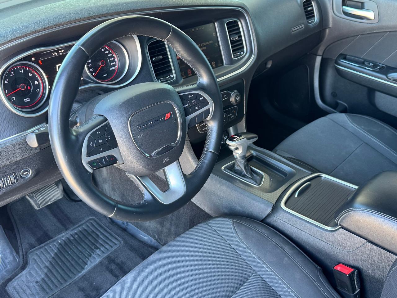 2016 Dodge Charger SXT **DEALER SERVICED**CLEAN CARFAX** - Photo #17