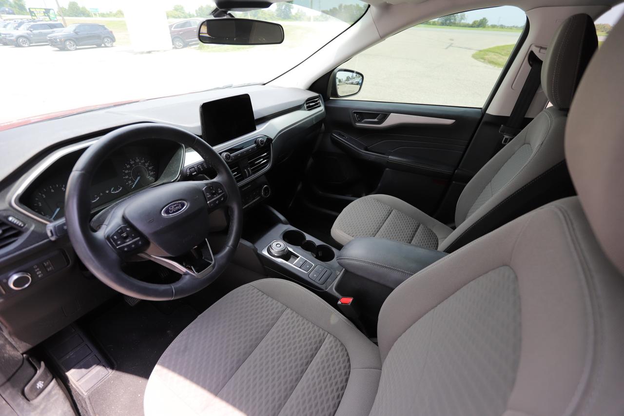 2022 Ford Escape SE AWD Photo1