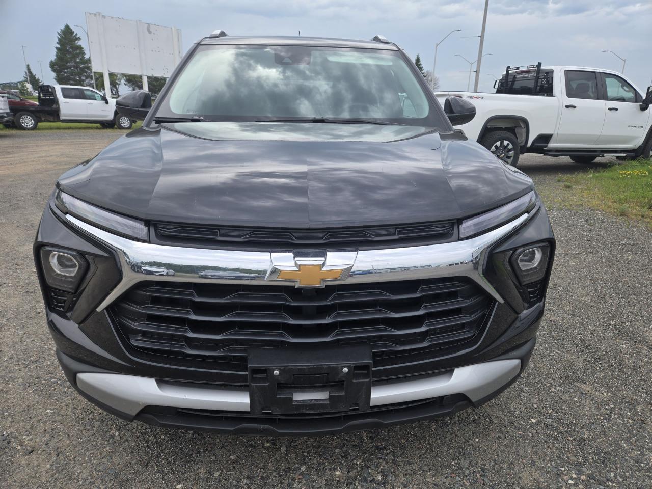2024 Chevrolet TrailBlazer LT - Photo #2