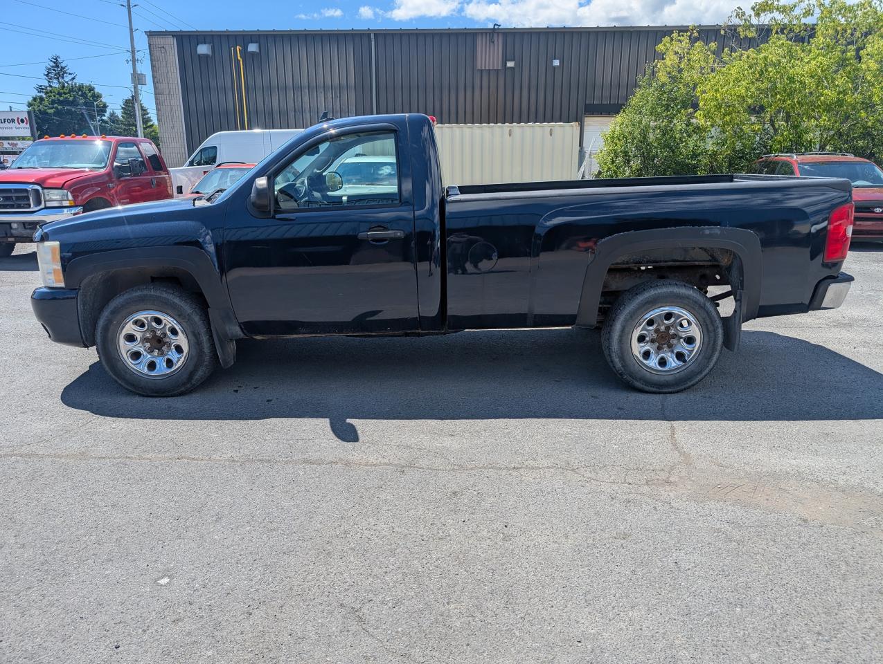 2007 Chevrolet Silverado 1500 WT - Photo #2