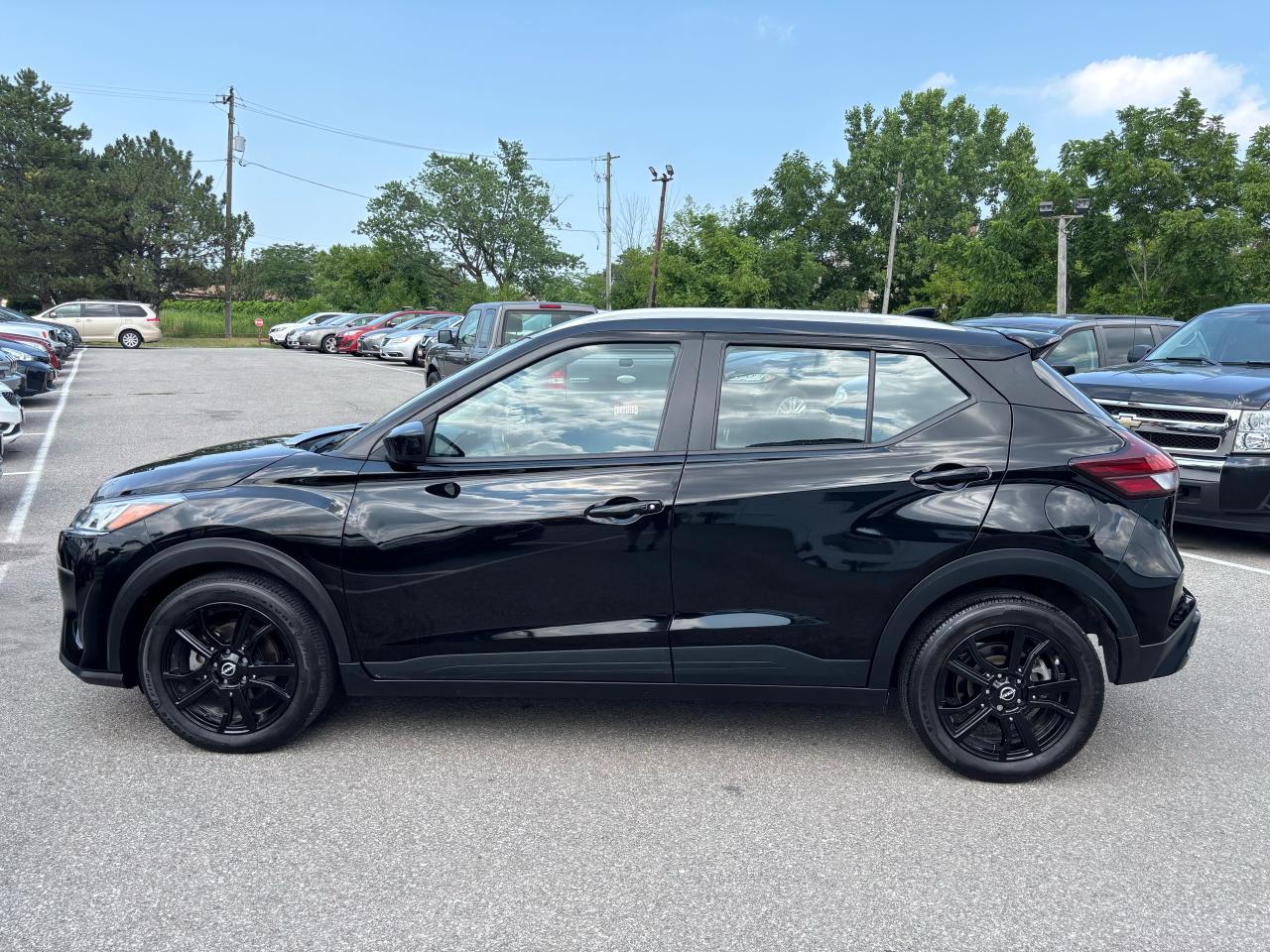 2022 Nissan Kicks SV ** BSM, LDW, CARPLAY ** Photo3