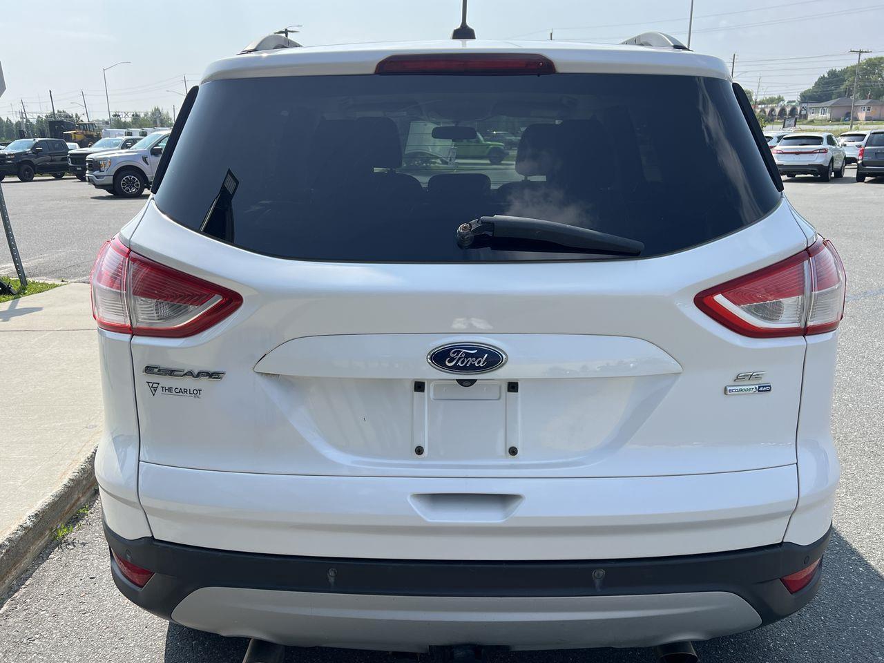 2015 Ford Escape AS-IS,BACK UP CAM, CRUISE CONTROL, BLUETOOTH, POWER DRIVERS SEAT, POWER LIFTGATE!! Photo