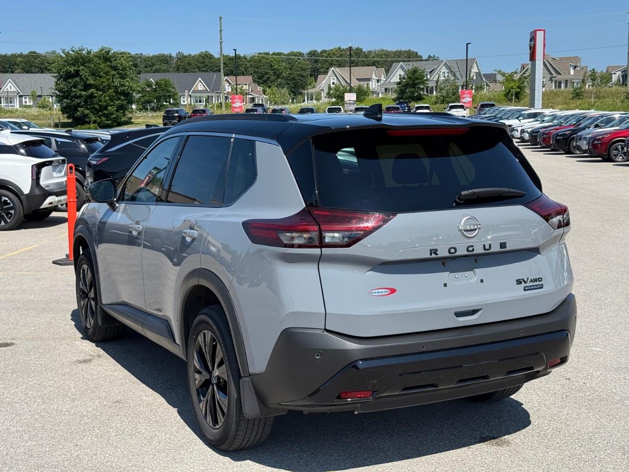 2023 Nissan Rogue Midnight Edition Photo4