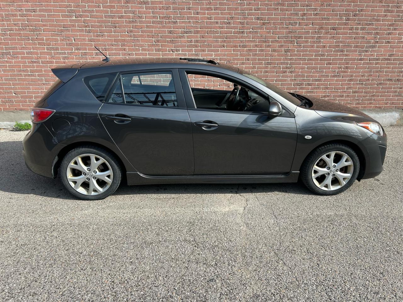 2010 Mazda MAZDA3 GS - Photo #2