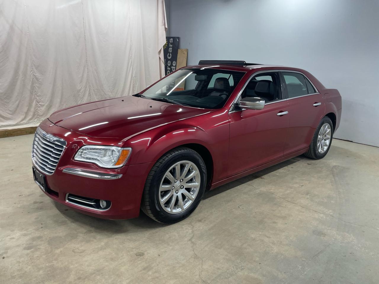 2012 Chrysler 300 4dr Sdn V6 Limited RWD Photo3