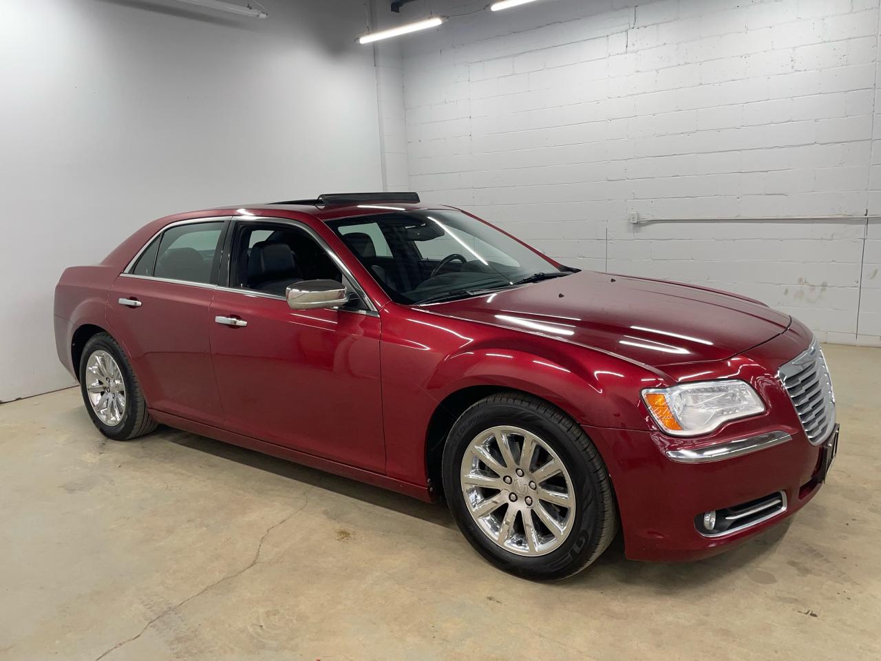 Used 2012 Chrysler 300 4dr Sdn V6 Limited RWD for sale in Guelph, ON