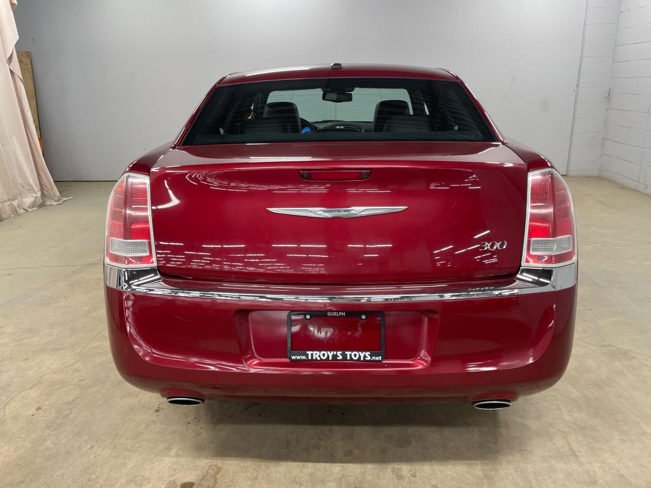 2012 Chrysler 300 4dr Sdn V6 Limited RWD Photo5