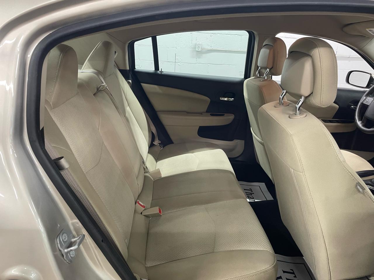 2014 Chrysler 200 LX Photo15