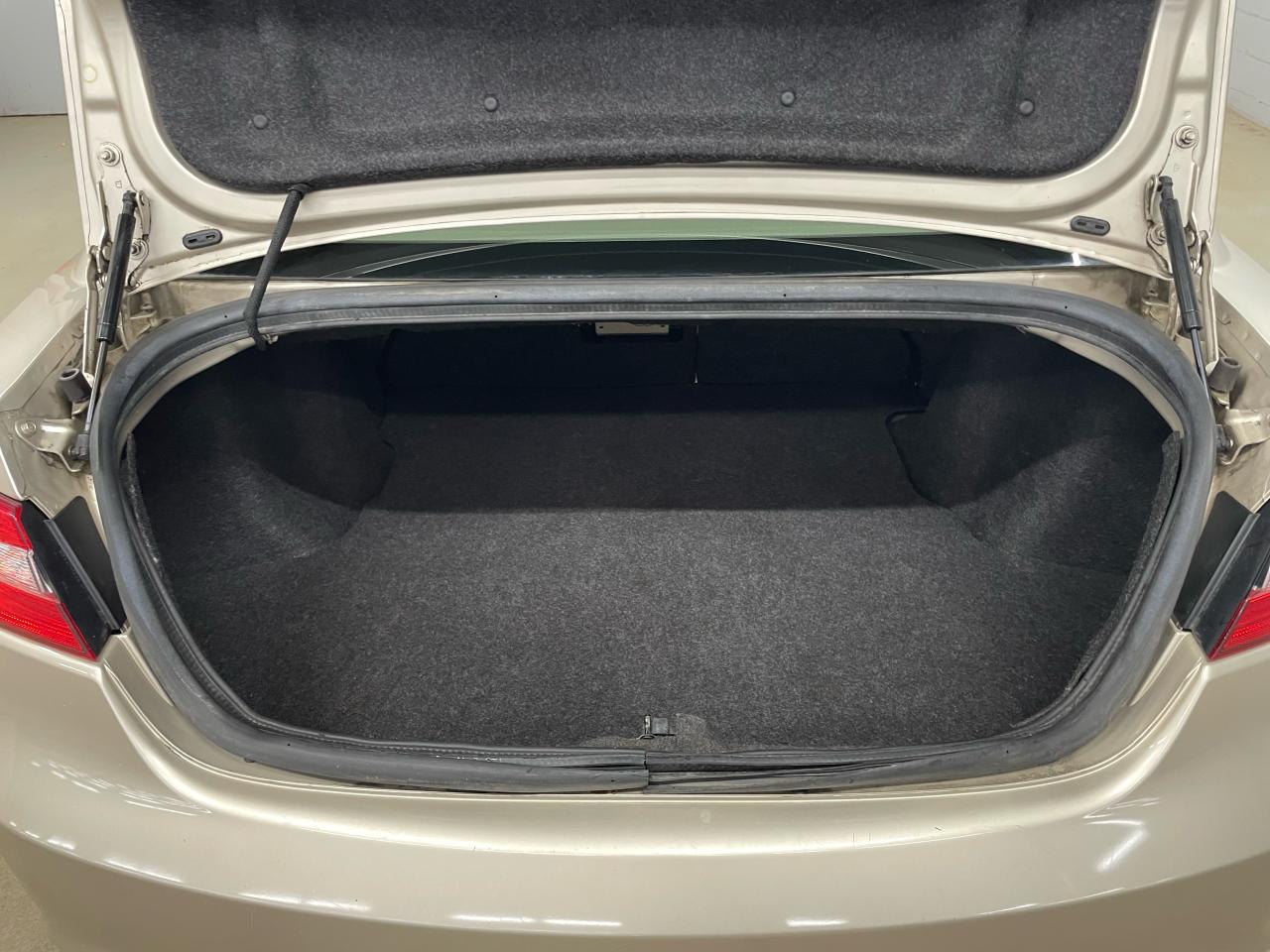 2014 Chrysler 200 LX Photo6