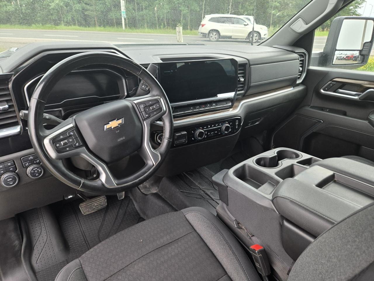 2024 Chevrolet Silverado 2500 LT - Photo #9