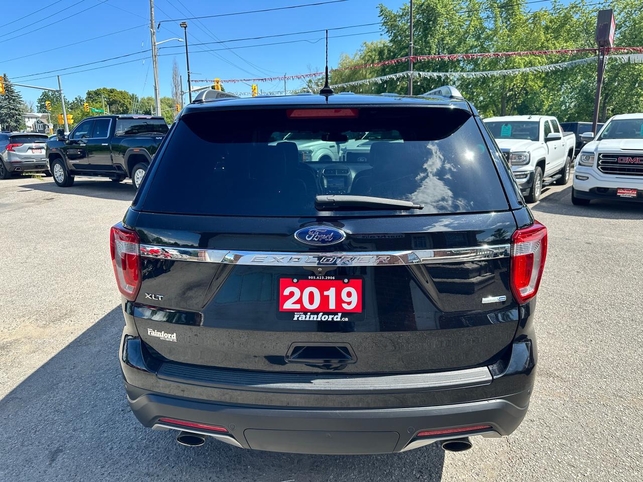 2019 Ford Explorer XLT 4WD HTD-LTHR Sunroof CarPlay XM 6Pass RearCam Photo3