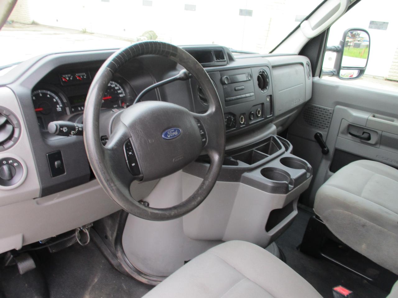 2012 Ford Econoline Commercial - Photo #9
