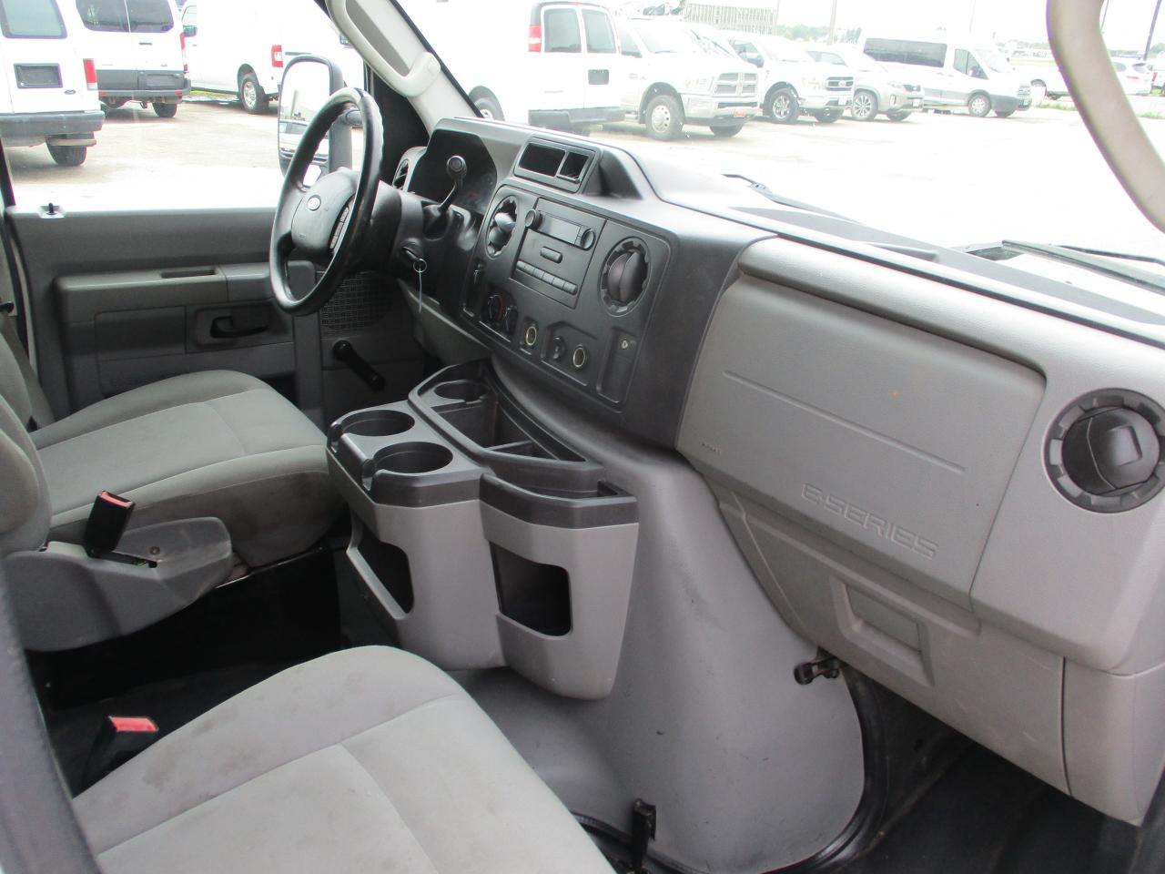 2012 Ford Econoline Commercial - Photo #10