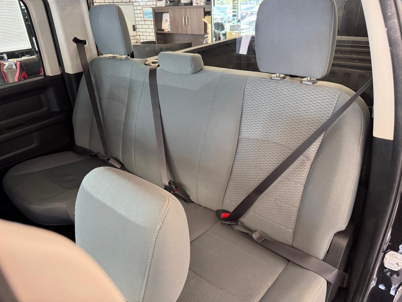 2017 RAM 1500 ST 4x4 CREW 5.7L V8 HEMI+New Tires+CLEAN CARFAX Photo