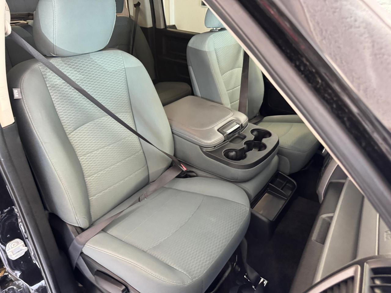 2017 RAM 1500 ST 4x4 CREW 5.7L V8 HEMI+New Tires+CLEAN CARFAX Photo