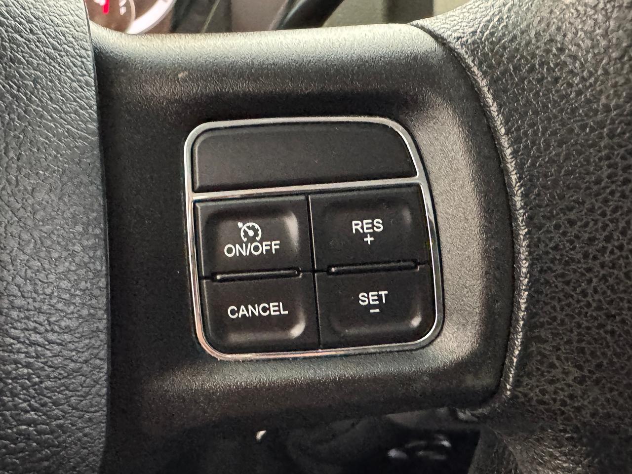 2017 RAM 1500 ST 4x4 CREW 5.7L V8 HEMI+New Tires+CLEAN CARFAX Photo