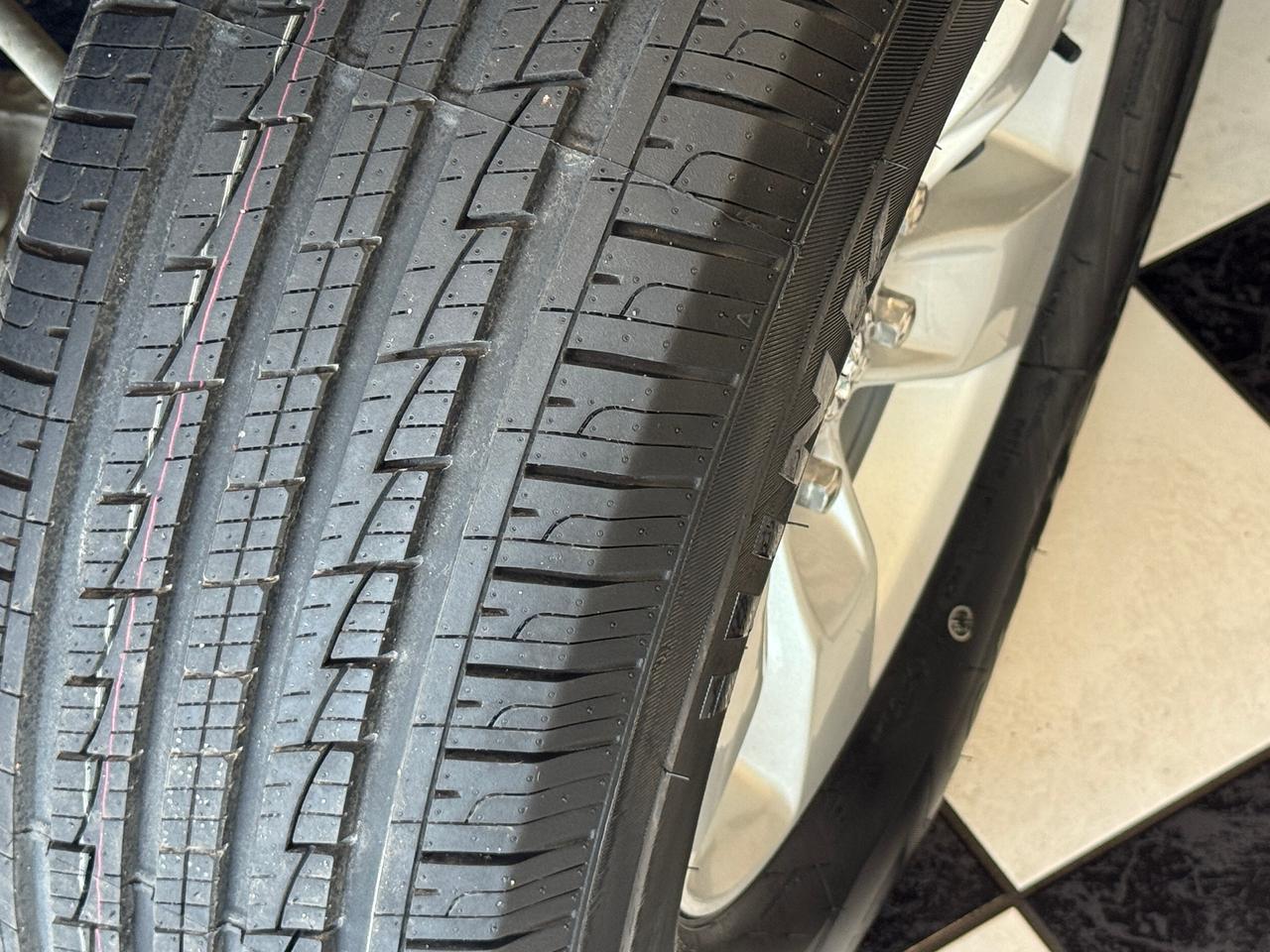 2017 RAM 1500 ST 4x4 CREW 5.7L V8 HEMI+New Tires+CLEAN CARFAX Photo