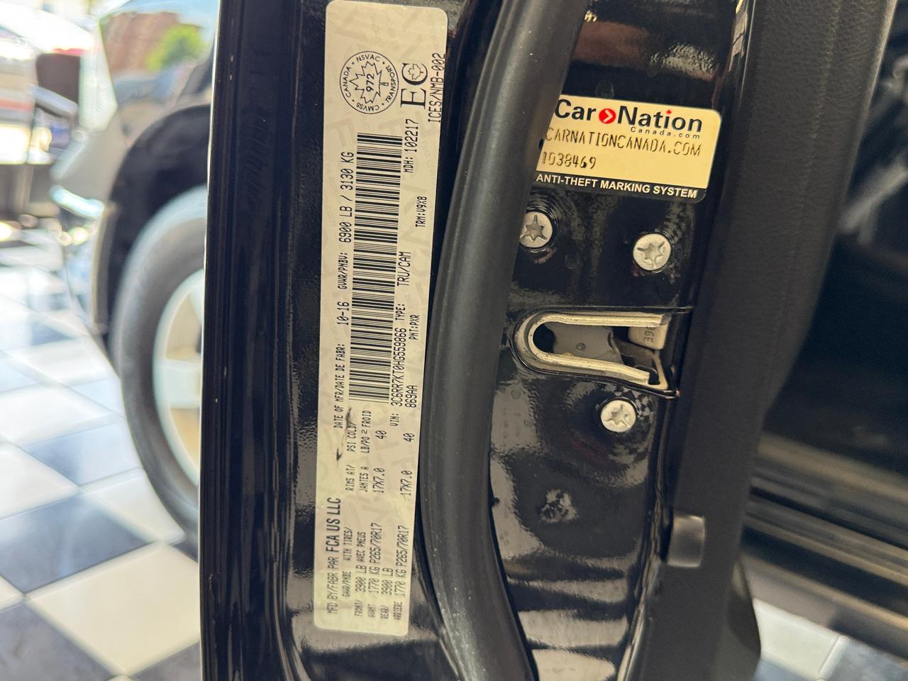 2017 RAM 1500 ST 4x4 CREW 5.7L V8 HEMI+New Tires+CLEAN CARFAX Photo