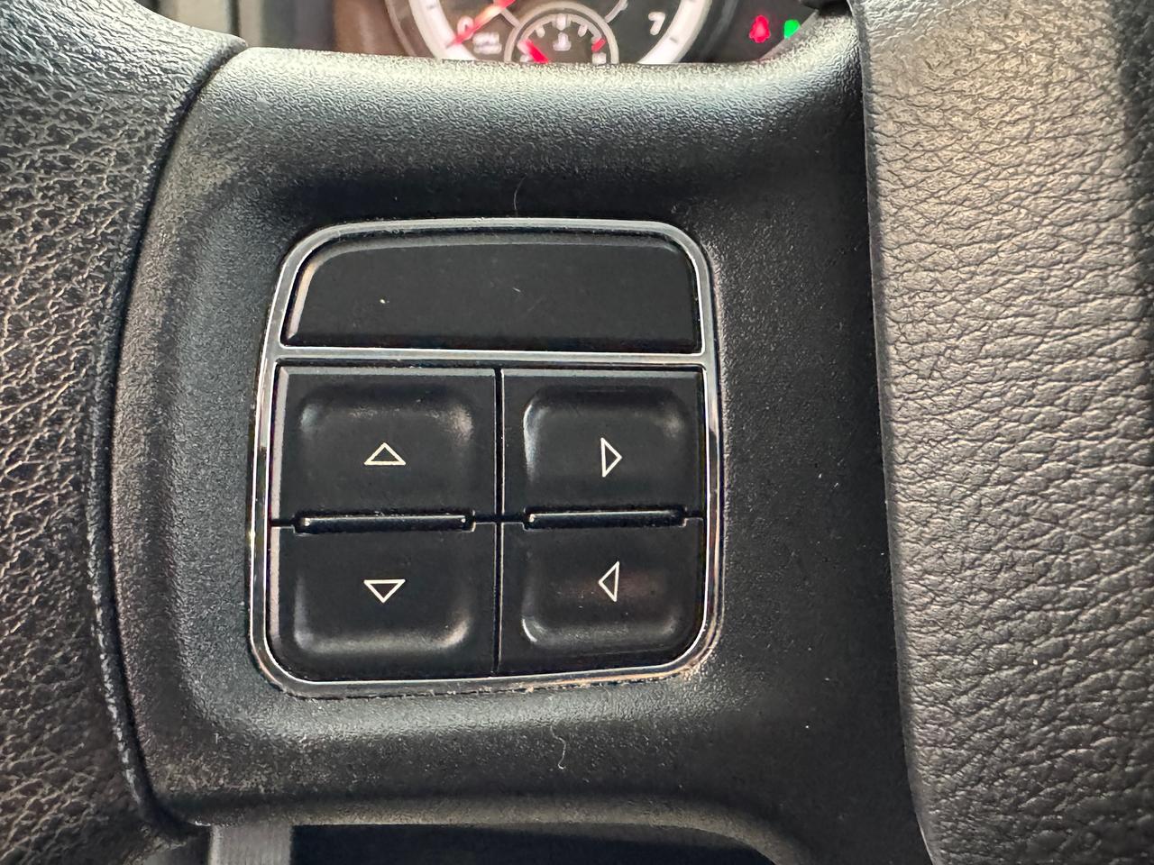 2017 RAM 1500 ST 4x4 CREW 5.7L V8 HEMI+New Tires+CLEAN CARFAX Photo