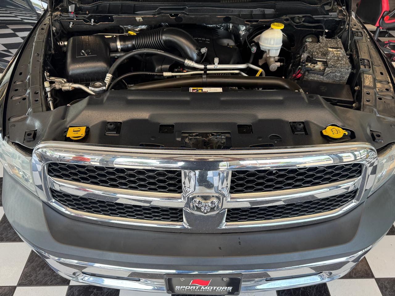 2017 RAM 1500 ST 4x4 CREW 5.7L V8 HEMI+New Tires+CLEAN CARFAX Photo