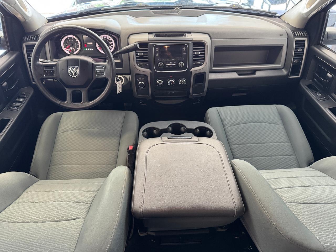 2017 RAM 1500 ST 4x4 CREW 5.7L V8 HEMI+New Tires+CLEAN CARFAX Photo