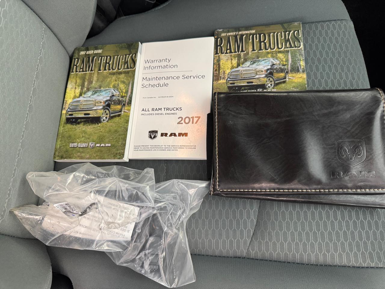 2017 RAM 1500 ST 4x4 CREW 5.7L V8 HEMI+New Tires+CLEAN CARFAX Photo