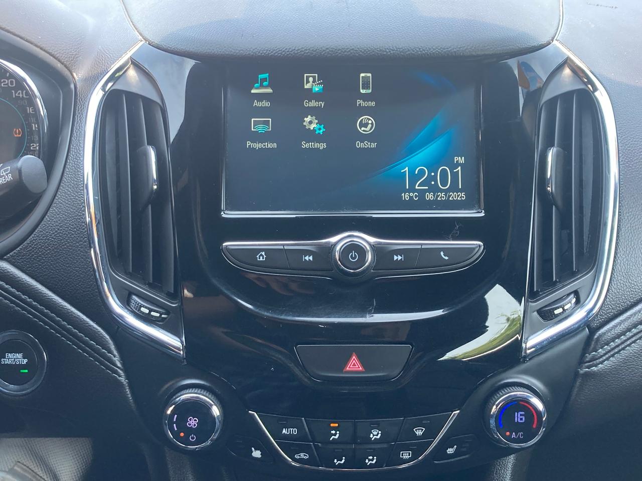 2018 Chevrolet Cruze Premier - Photo #9