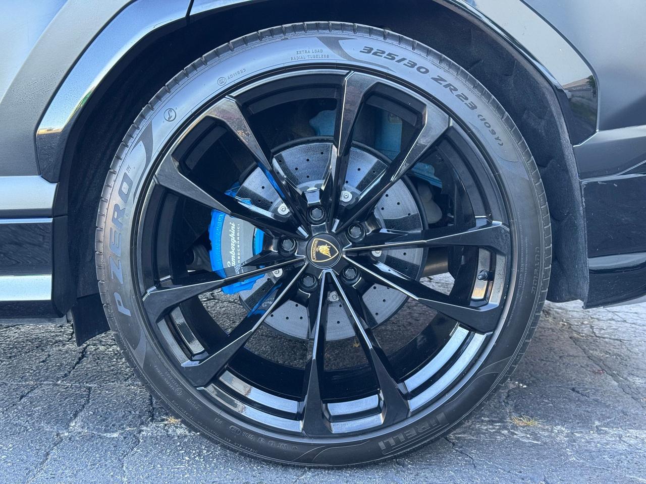 2022 Lamborghini Urus Base **WRAPPED MATTE BLACK**BLUE ELEOS PAINT** - Photo #18