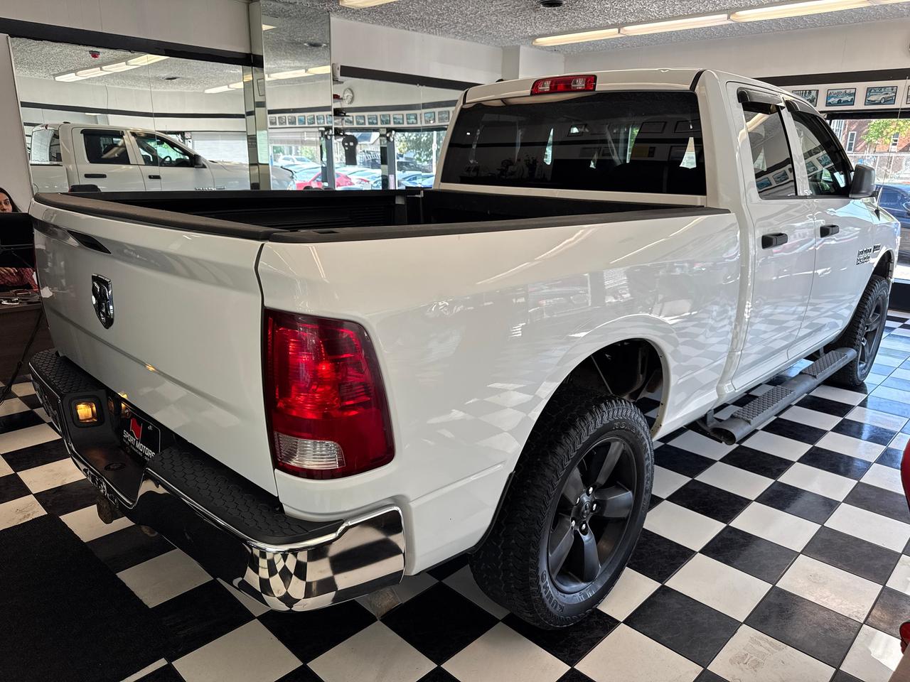 2016 RAM 1500 SXT 5.7L V8 HEMI 4x4 Quad+New Brakes+CLEAN CARFAX Photo