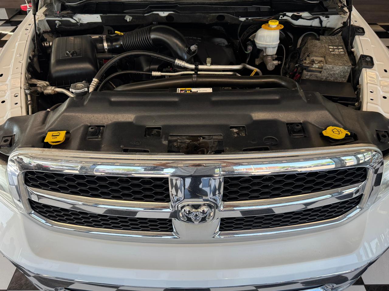 2016 RAM 1500 SXT 5.7L V8 HEMI 4x4 Quad+New Brakes+CLEAN CARFAX Photo