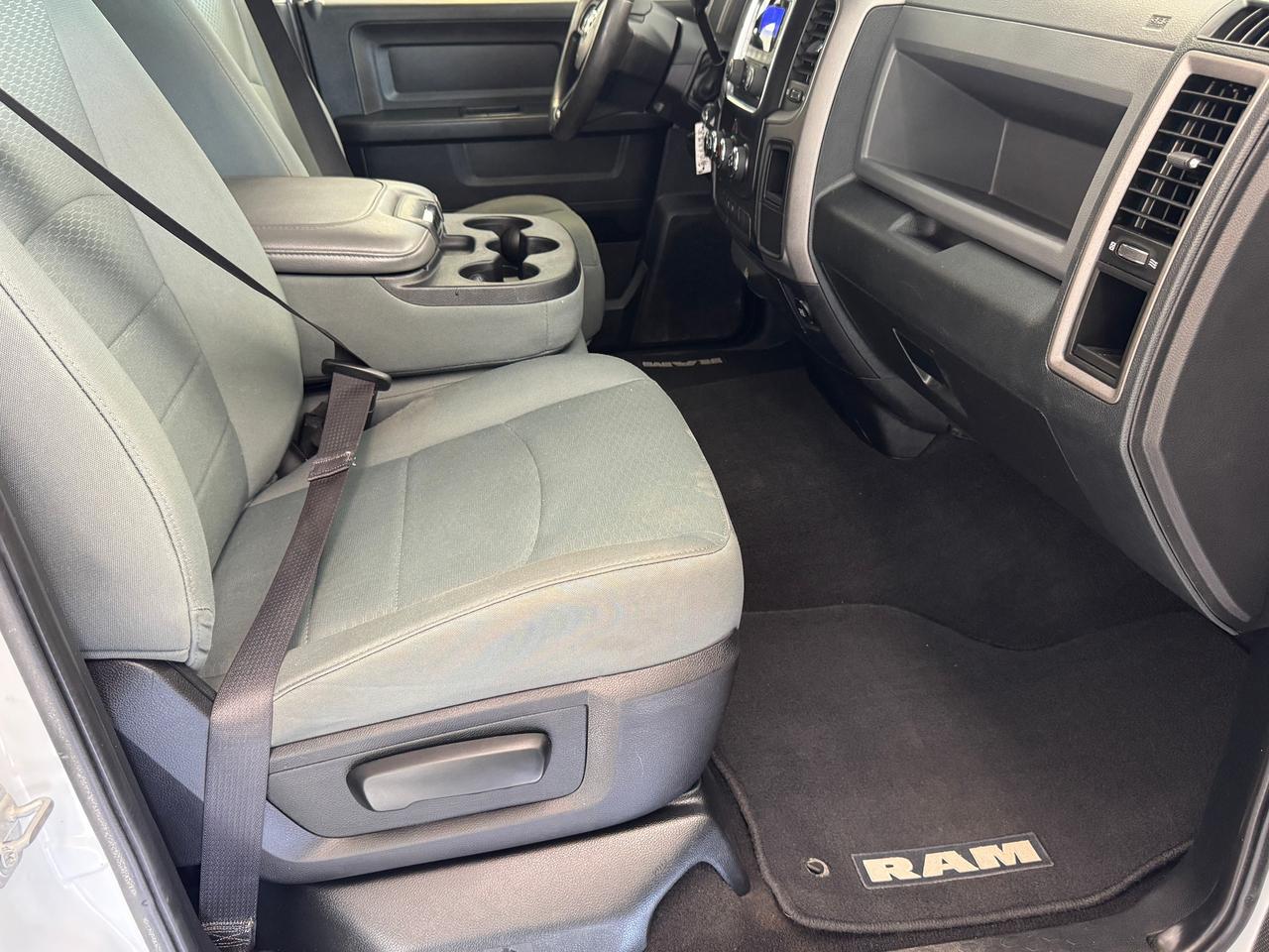 2016 RAM 1500 SXT 5.7L V8 HEMI 4x4 Quad+New Brakes+CLEAN CARFAX Photo