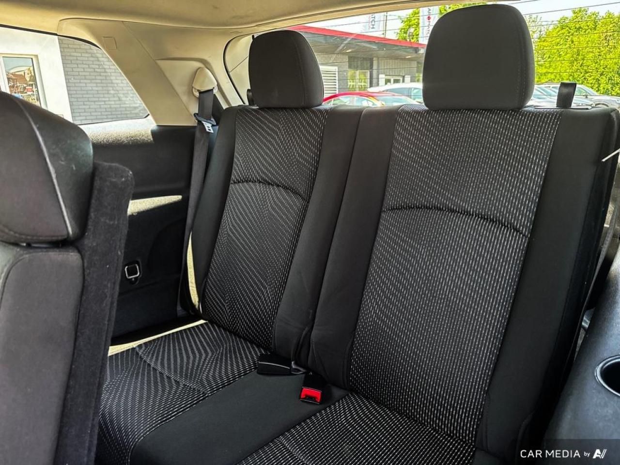 2020 Dodge Journey SE / 7 PASS / DUAL CLIMATE / AC / AUTO / CD PLAYER - Photo #11