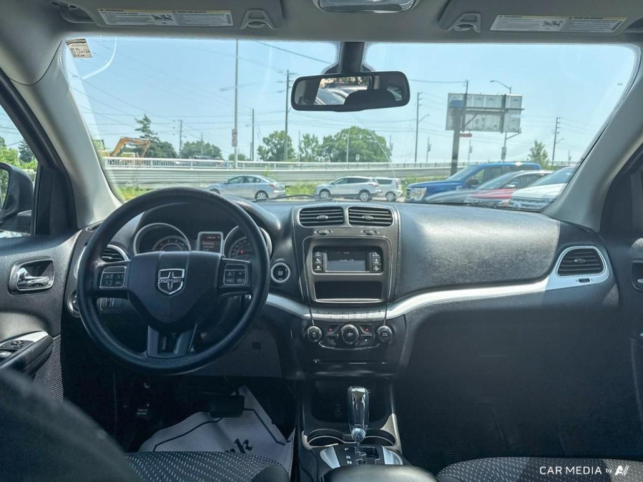 2020 Dodge Journey SE / 7 PASS / DUAL CLIMATE / AC / AUTO / CD PLAYER - Photo #12