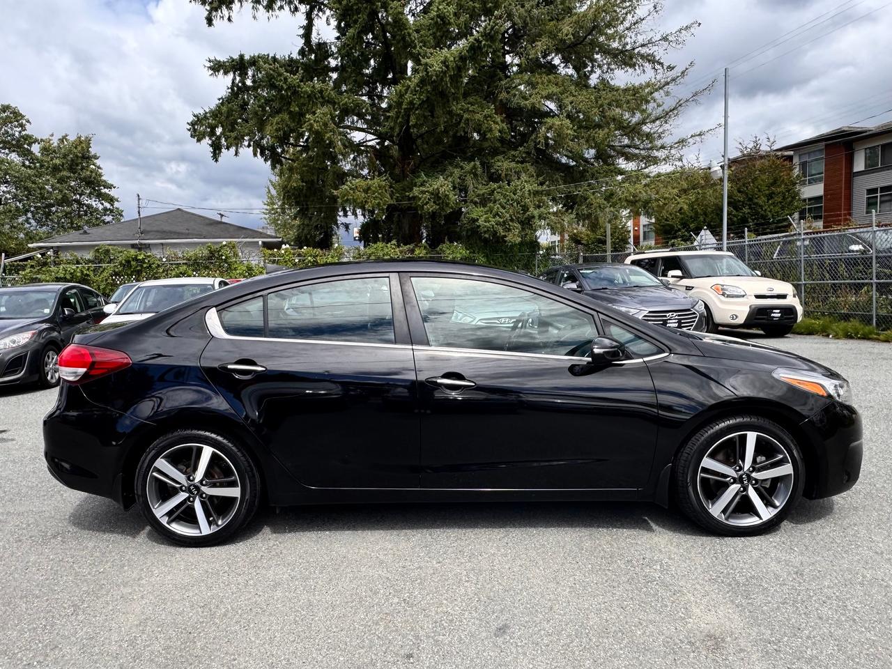 2017 Kia Forte FINANCING AVAILABLE Photo4