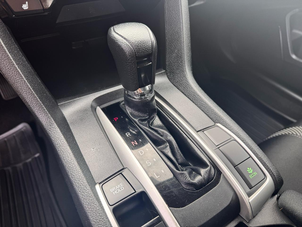 2018 Honda Civic LX FINANCING AVAILABLE Photo12