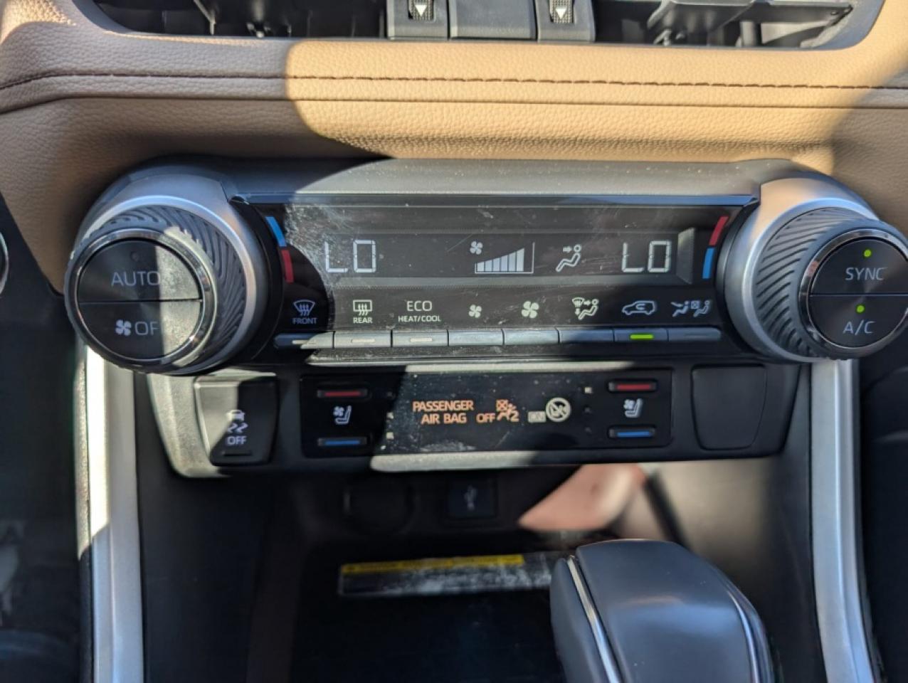 2021 Toyota RAV4 LIMITED  - Photo #16
