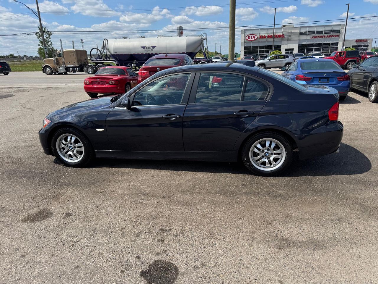 2007 BMW 3 Series 323i, SEDAN, ONLY 97,000KMS, LOW KMS, CERTIFIED - Photo #2