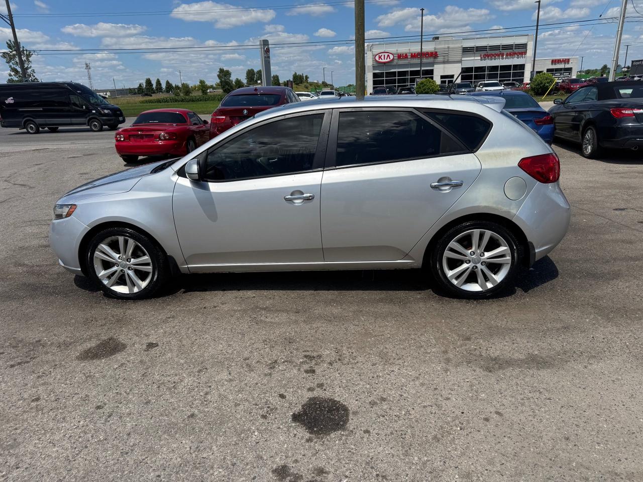 2011 Kia Forte5 SX, AUTO, HATCH, ONLY 65KMS, CERTIFIED - Photo #2