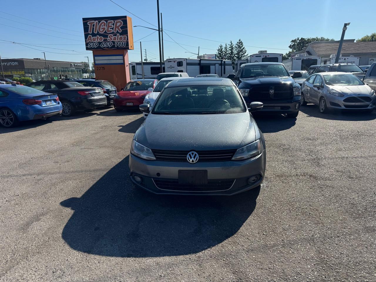 2013 Volkswagen Jetta HIGHLINE, AUTO, DRIVES GREAT, ROOF, LOADED, AS IS - Photo #8