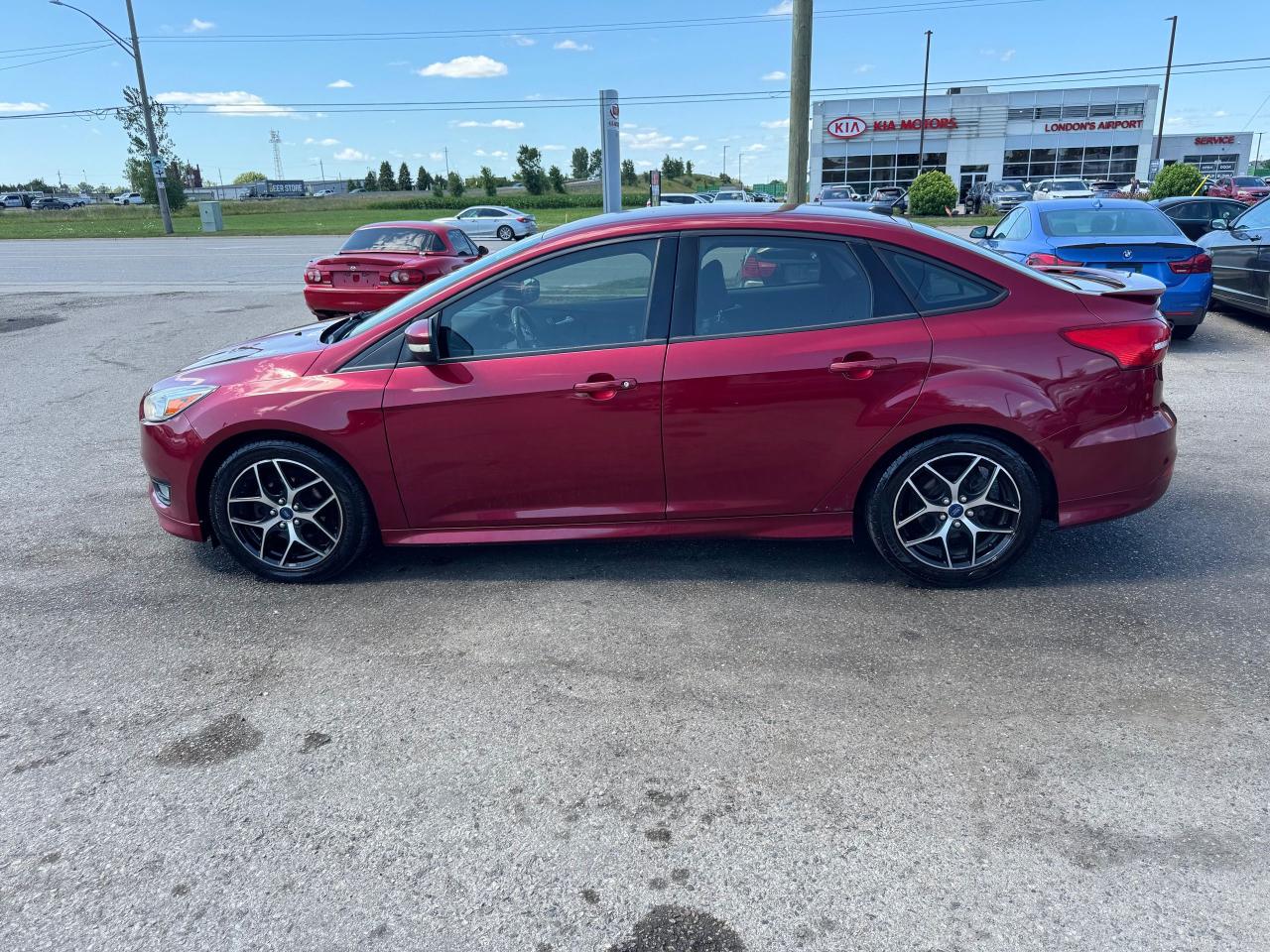 2015 Ford Focus SE, SEDAN, AUTO, 4 CYL, GREAT ON FUEL, CERTIFIED - Photo #2