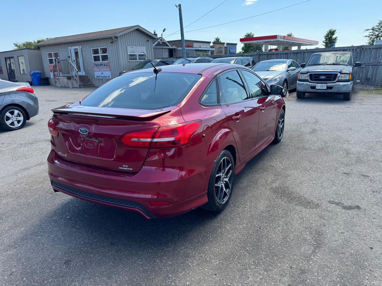2015 Ford Focus SE, SEDAN, AUTO, 4 CYL, GREAT ON FUEL, CERTIFIED - Photo #5
