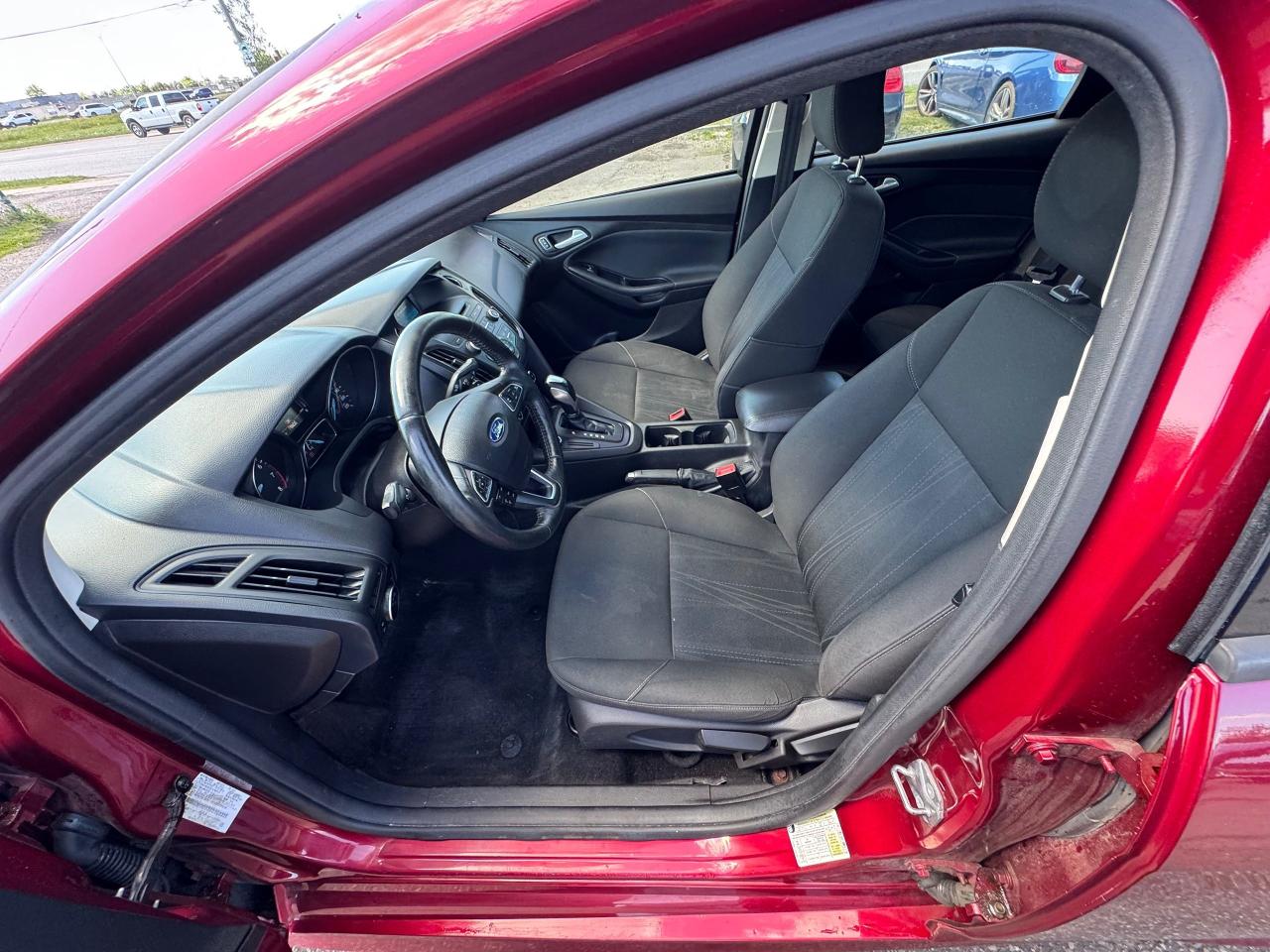 2015 Ford Focus SE, SEDAN, AUTO, 4 CYL, GREAT ON FUEL, CERTIFIED - Photo #11