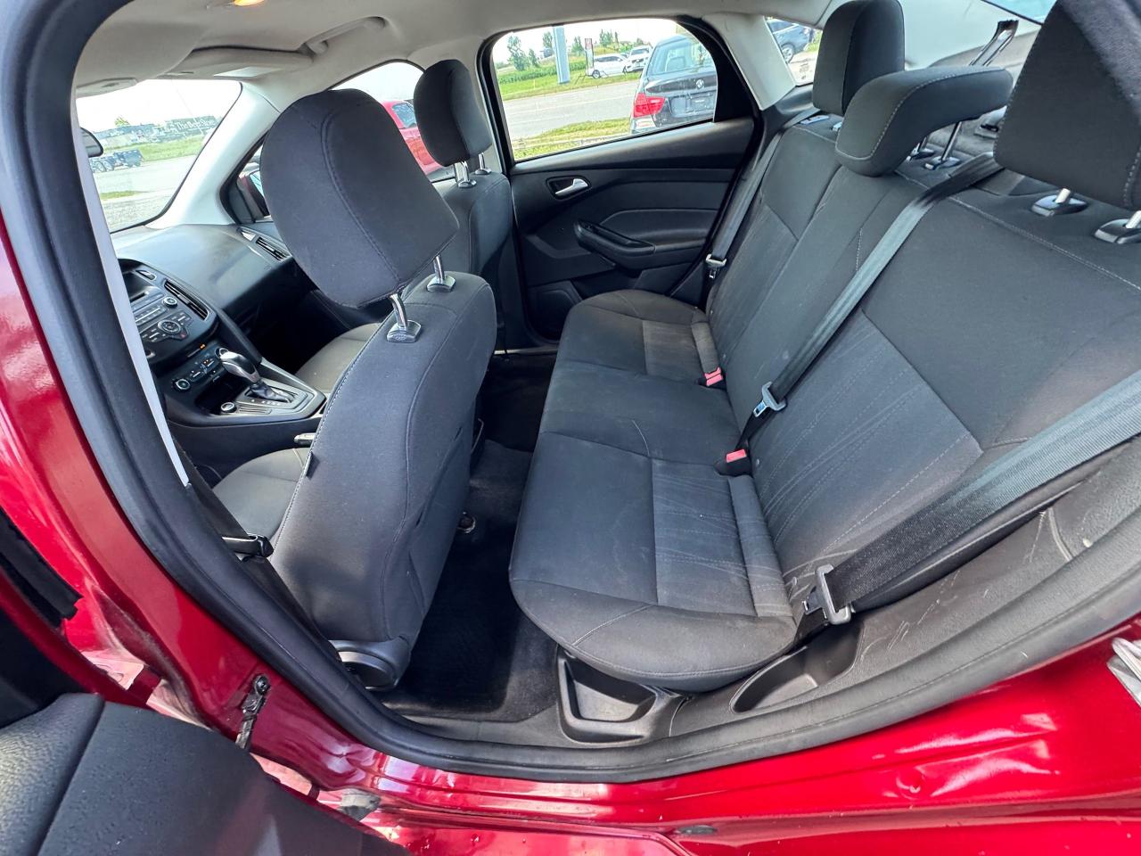 2015 Ford Focus SE, SEDAN, AUTO, 4 CYL, GREAT ON FUEL, CERTIFIED - Photo #12