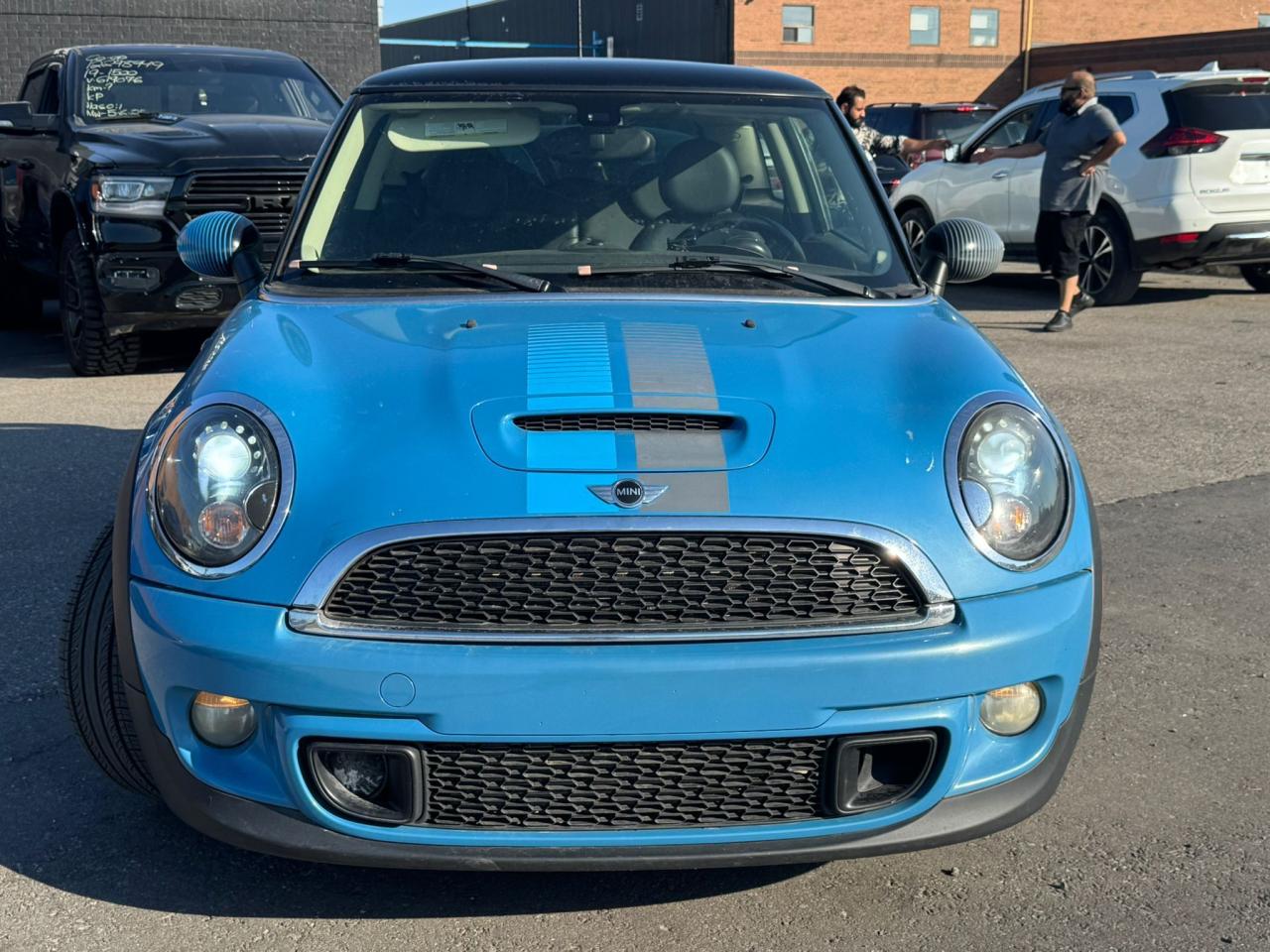 2013 MINI Cooper S - Photo #2
