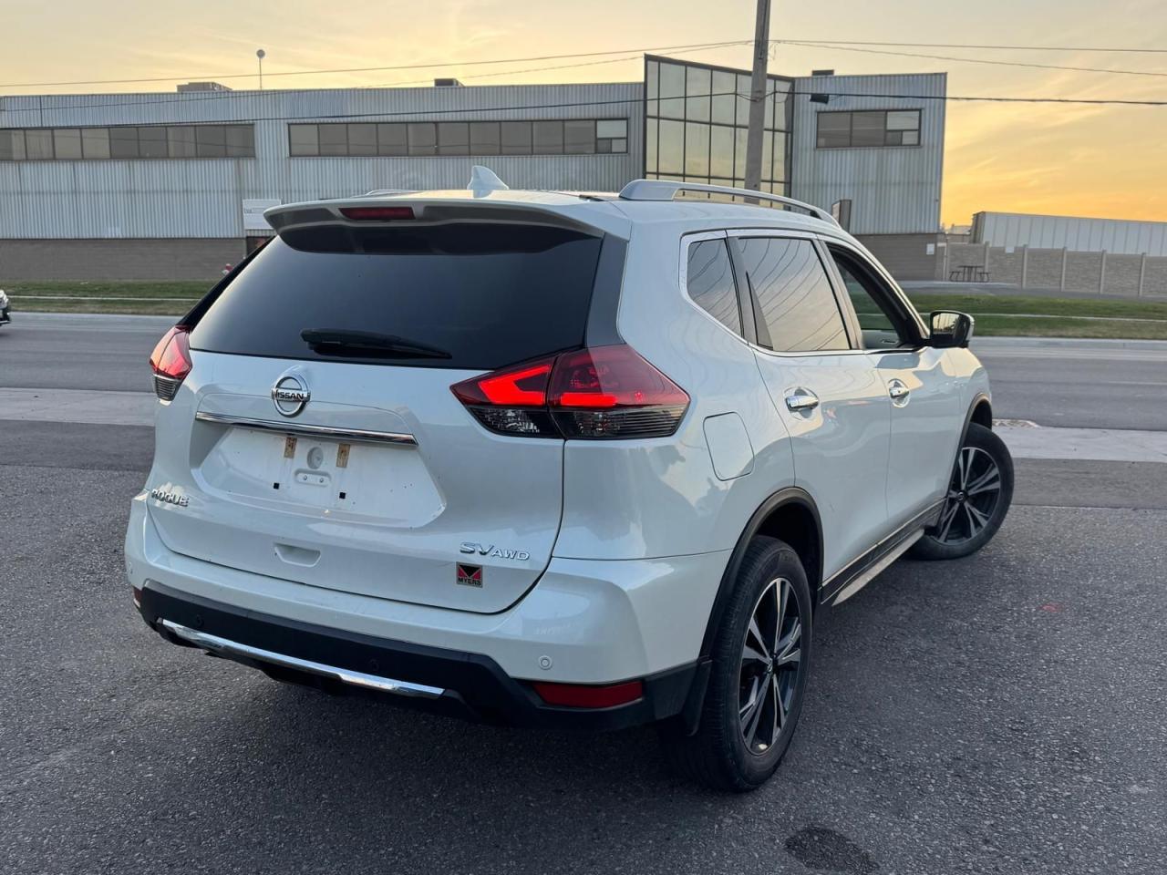 2020 Nissan Rogue SV - Photo #4
