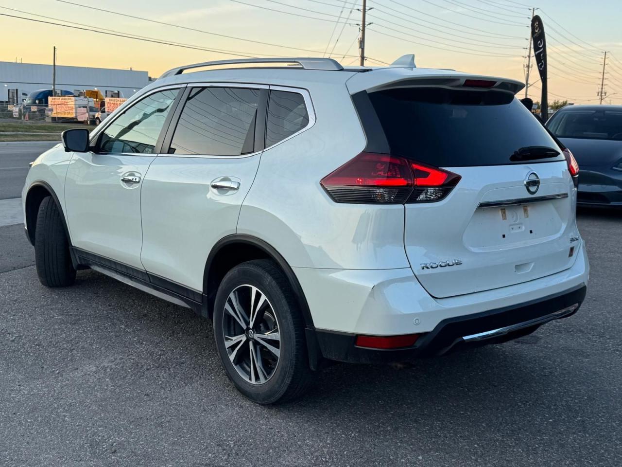 2020 Nissan Rogue SV - Photo #5