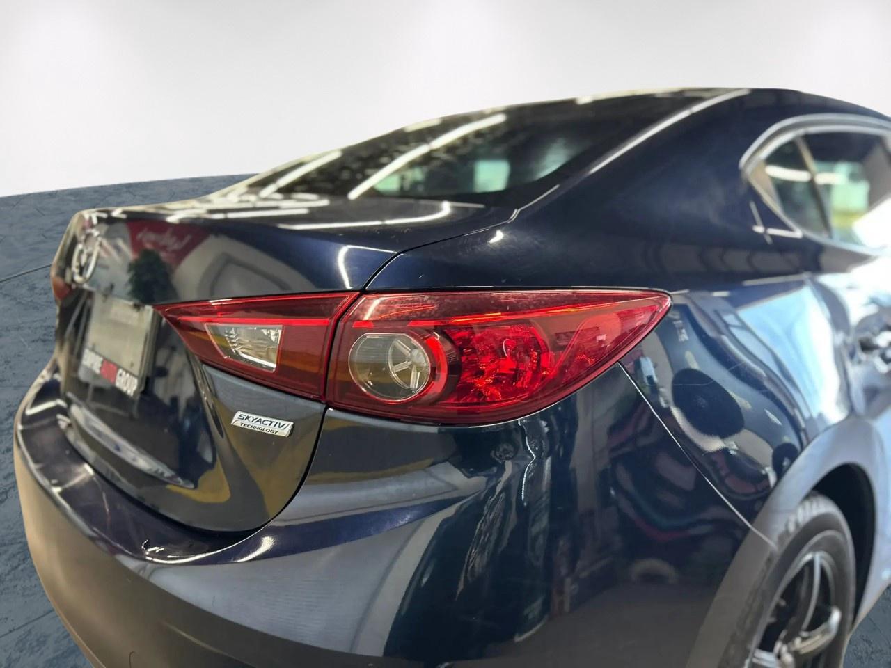 2014 Mazda MAZDA3 I Sport Photo